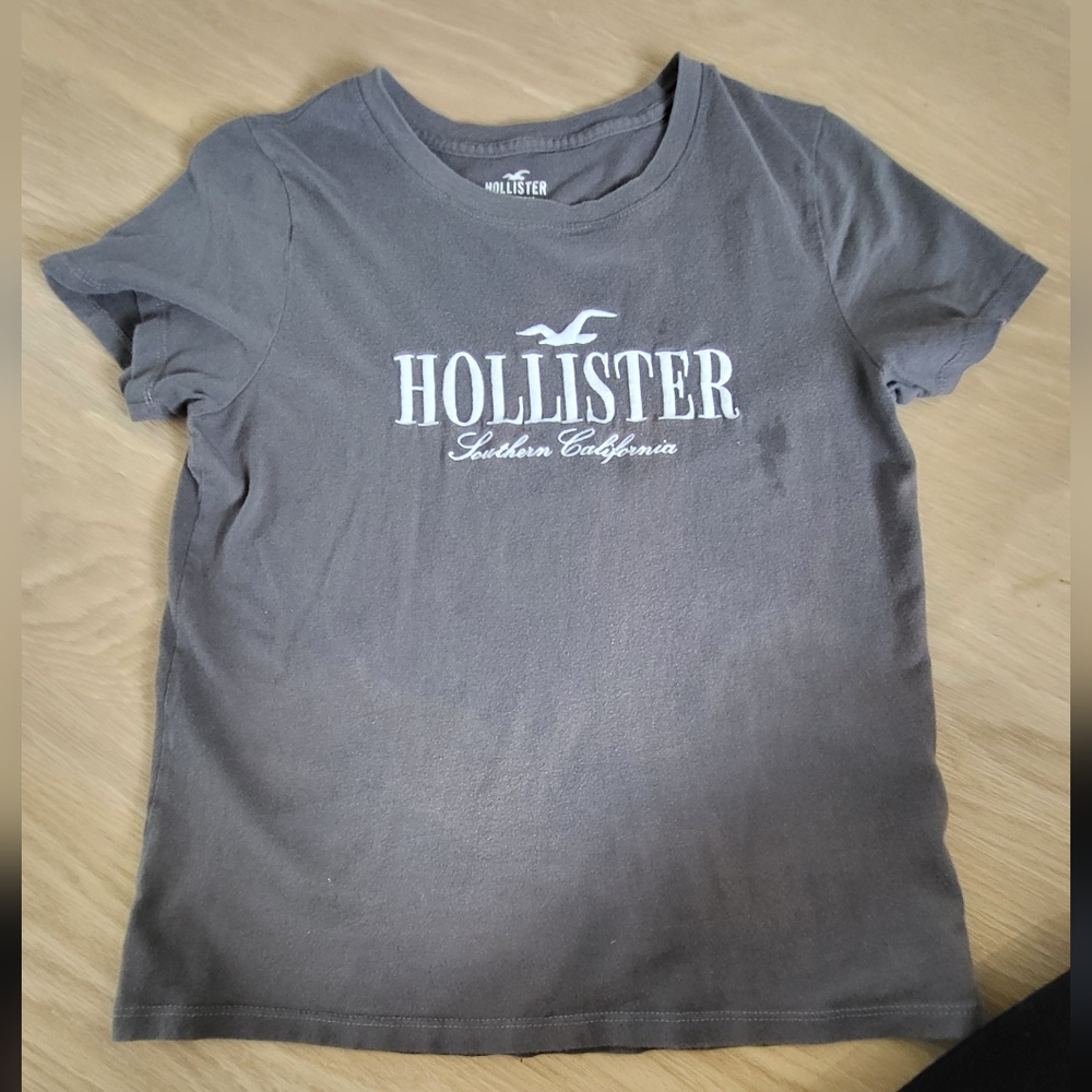 Hollister baby tee